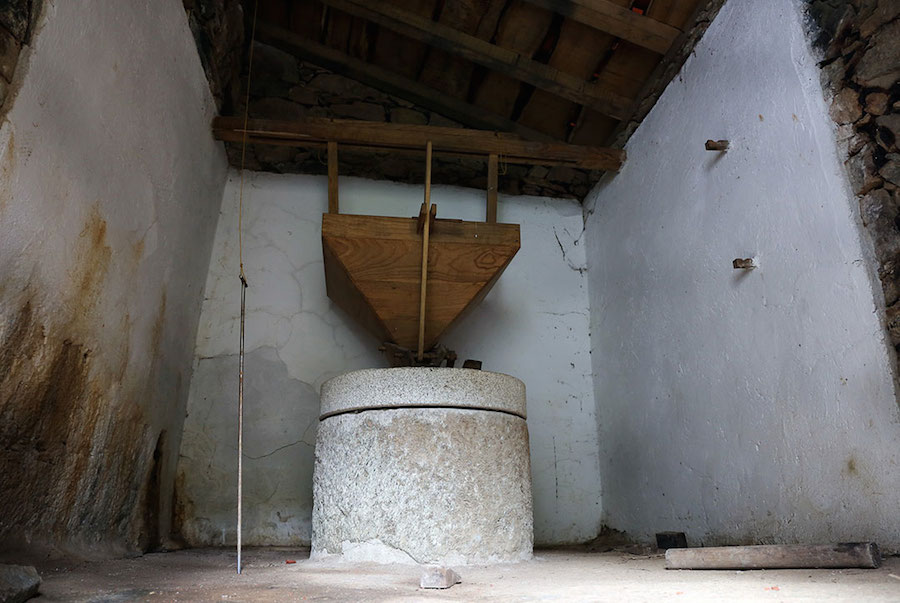 Interior dos Muinos de Ribeira de Cerqueda