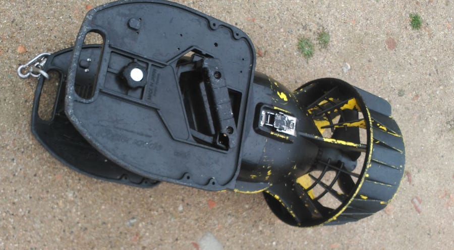 Torpedo incautado en Muxia a un percebeiro furtivo