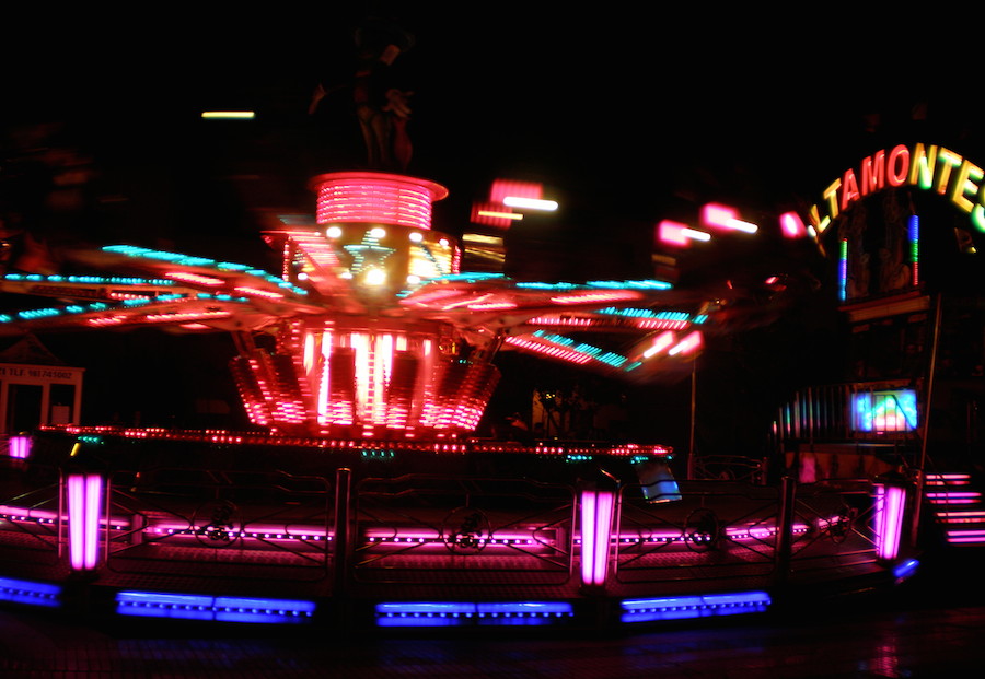 Atraccions como o saltamontes nas verbenas