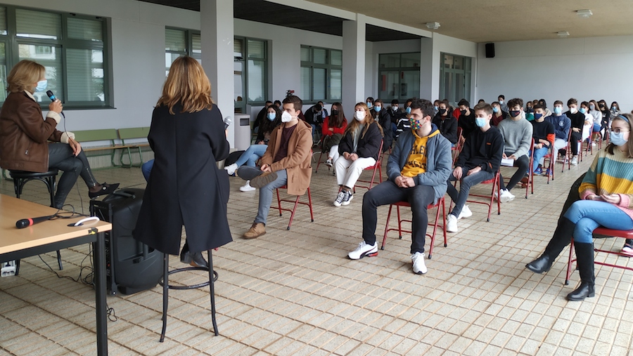 Entrevista a Amparo Alonso Betanzos e Bertha Guijarro no IES Parga Pondal