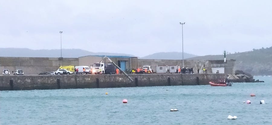 Grua no porto de Laxe