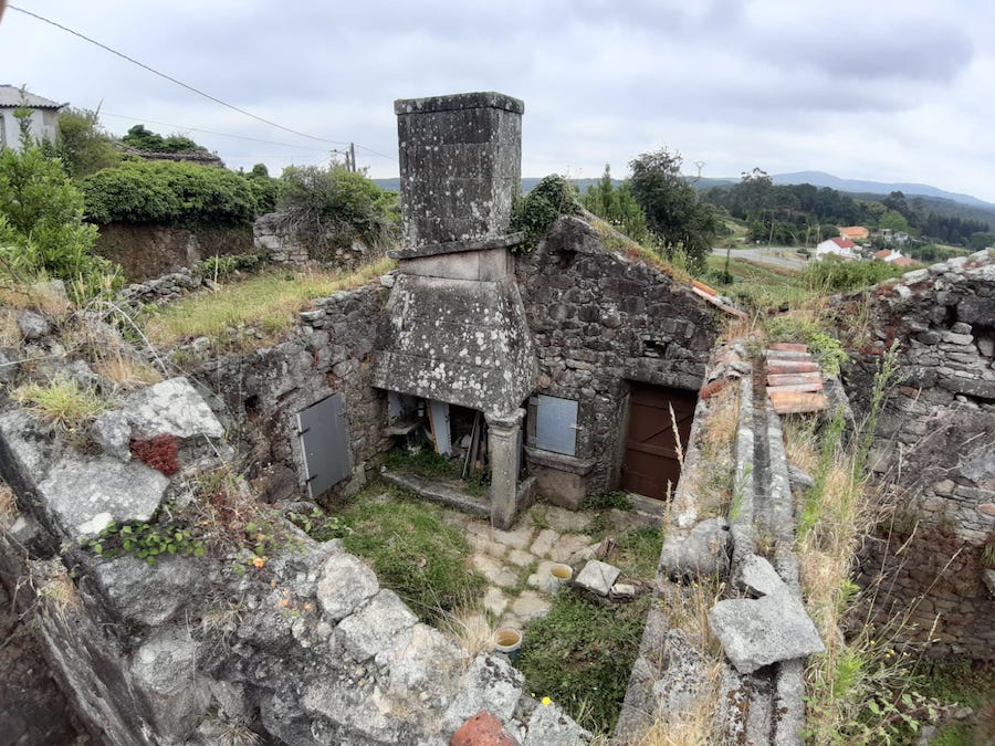 5 Lareira e cheminea da casa do Patín (1) copia