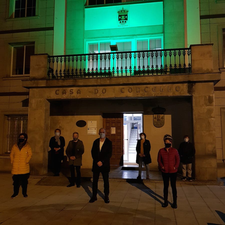 Concello de Coristanco de verde polo Dia do Cancro