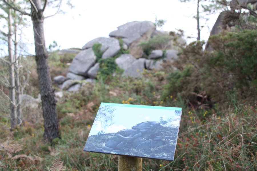 Penedos de Traba e Pasarela-Xigante acostado con sinalizacion