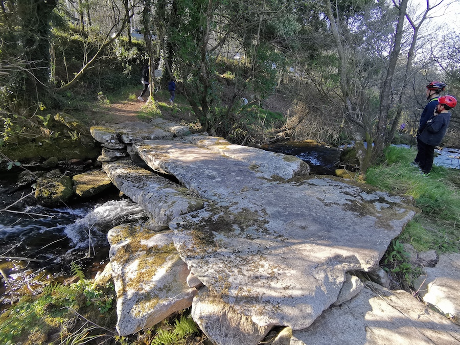 Ponte de pedra na parte da Fervenza do Rabinoso