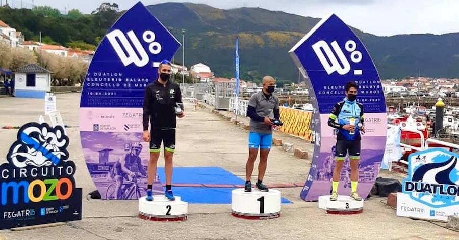 Podio masculino do Duatlon de Muros 2021