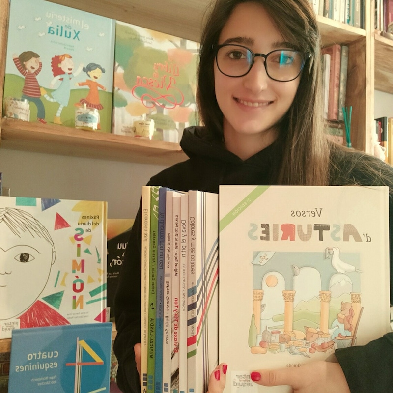 Eva Cameáns libreira en Carballo