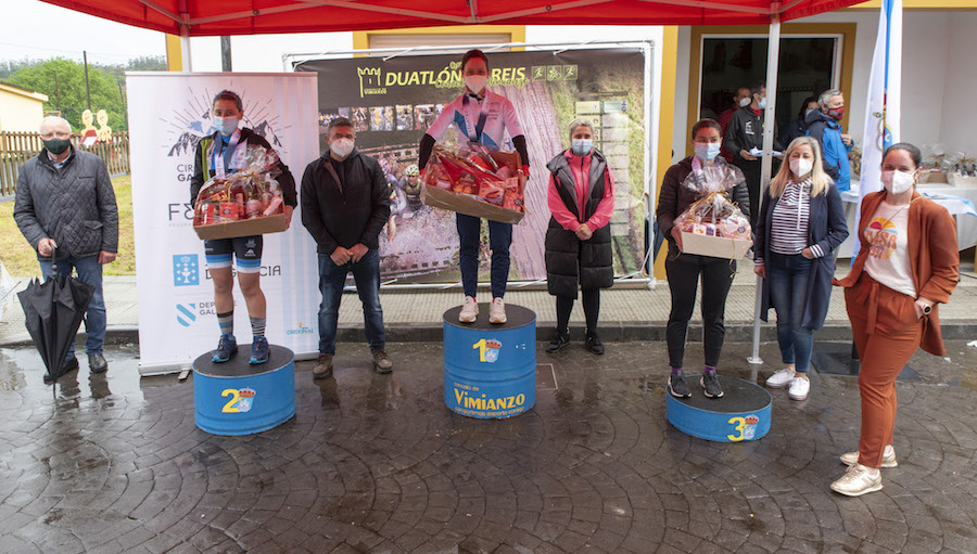 Podio Feminino no XII_duatlon_vimianzo_2 copia