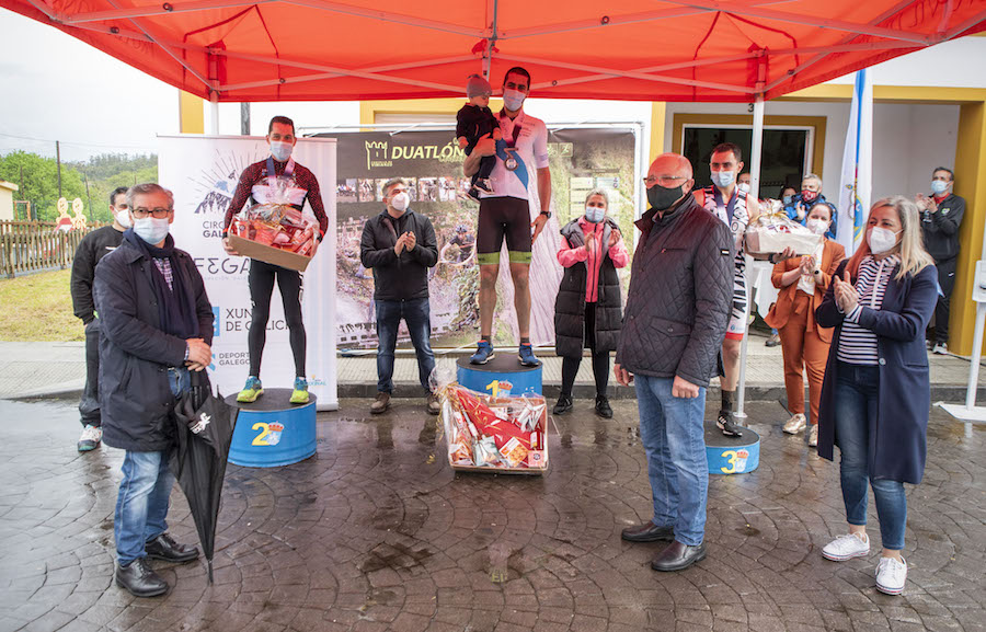 O Vimiances Gabriel Castineira triunfa no XII_duatlon_vimianzo_1 copia