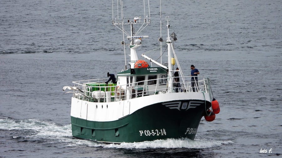O Saburil entrando no porto muxian
