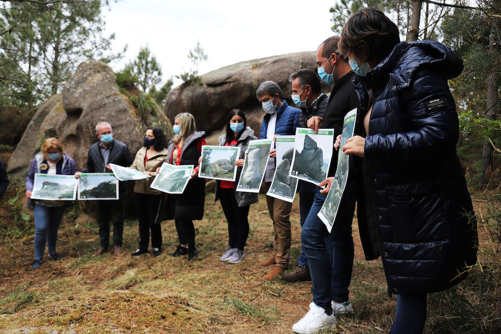 Comitiva nos Penedos de Traba e Pasarela