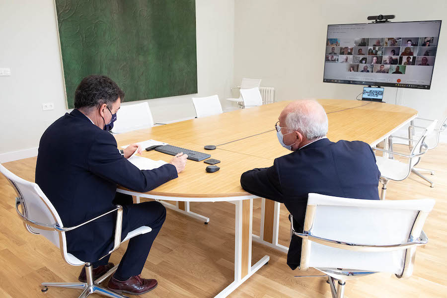 17,00 h.-        O conselleiro de Cultura, Educación e Universidade, Román Rodríguez, participará por videoconferencia na cerimonia virtual de entrega das Becas-Premio do Instituto Fernando Blanco de Cee. 

foto xoán crespo
05/05/2021