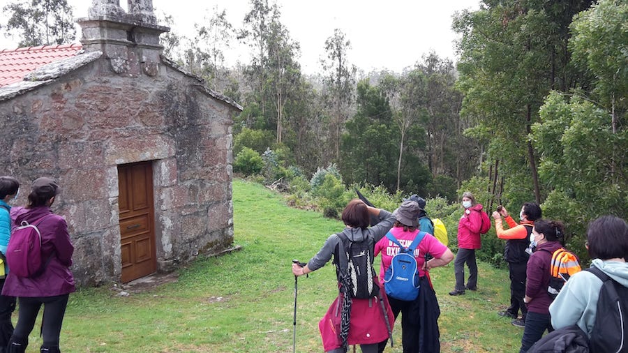 Capela de Folgoso con Senda Nova