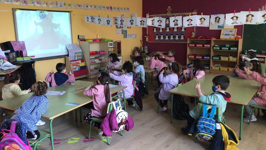 Alejandra Plaza nas escolas do rural galego