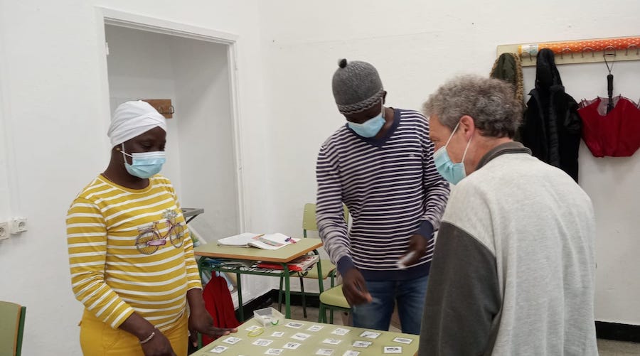 Senabou, Yatma e Andreas alumnos do IES Fernando Blanco