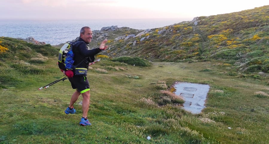Alfonso Ocampo saindo de Tourinan cara a Bretana