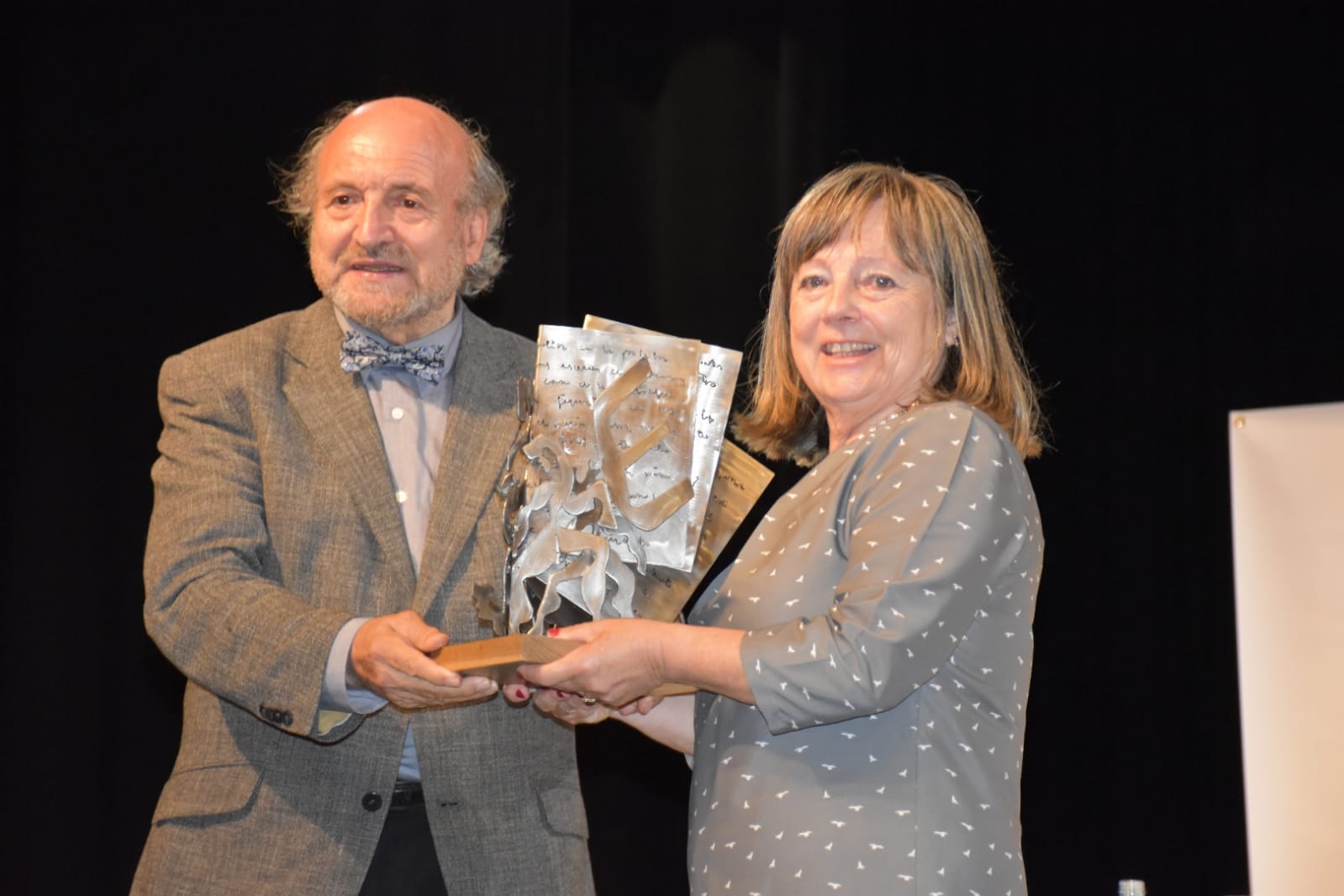 Concha Blanco coa AELG