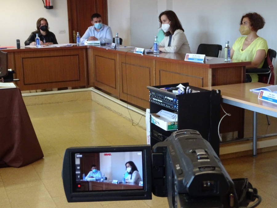 Pleno sen publico e emitido por Youtube