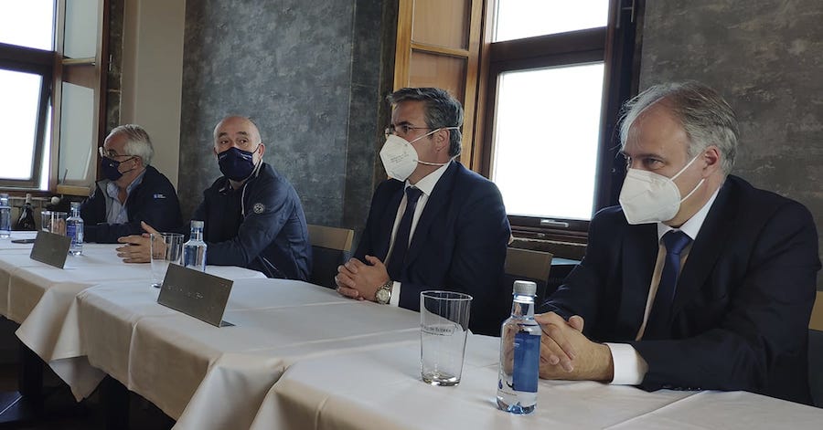 Huynday carsharing Hotel Semaforo Fisterra 2