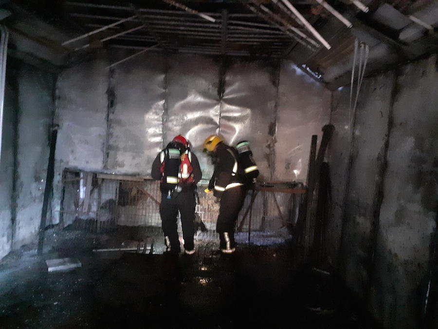 Incendio dunha nave en Bertoa