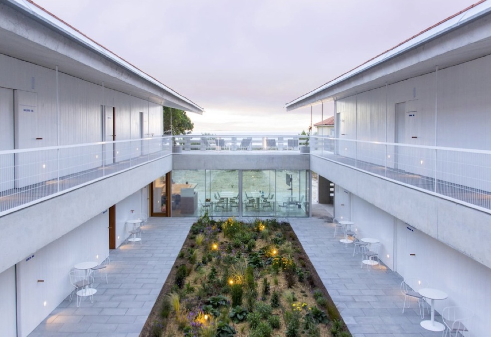 Hotel Bela Fisterra evoca unha fabrica de salgadura