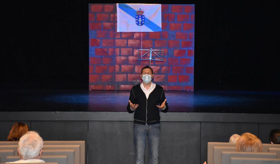 Victor Castineira presenta as obras-Foto-Rafa Quintans