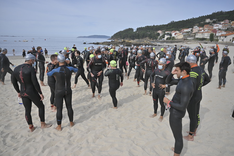Participantes na Travesia Costa Ezaro