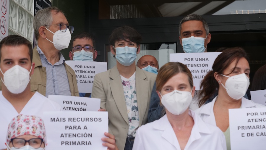 Ana Ponton na mobilización sanidade pública Carballo