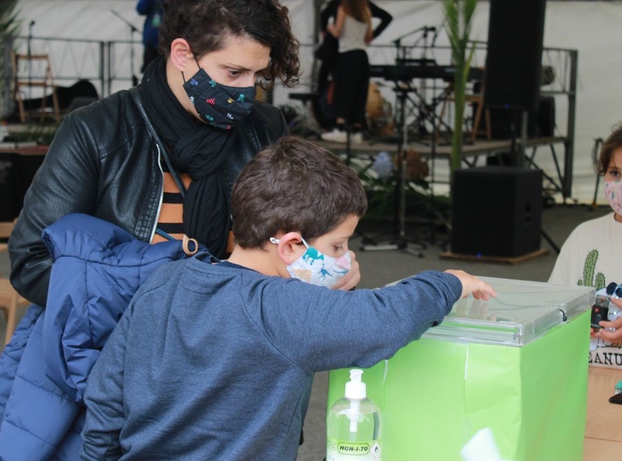 FOTOS MALPICA - Unha ducia de bandas subíronse ao escenario por unha causa solidaria a través do Festival Solidario ‘Isla Bonita’ (7)