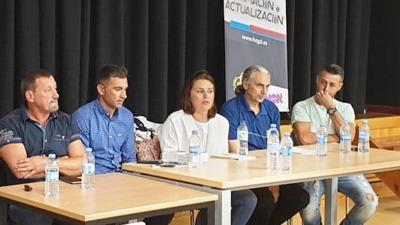 Silvia Cancela nunha reunión da Futgal