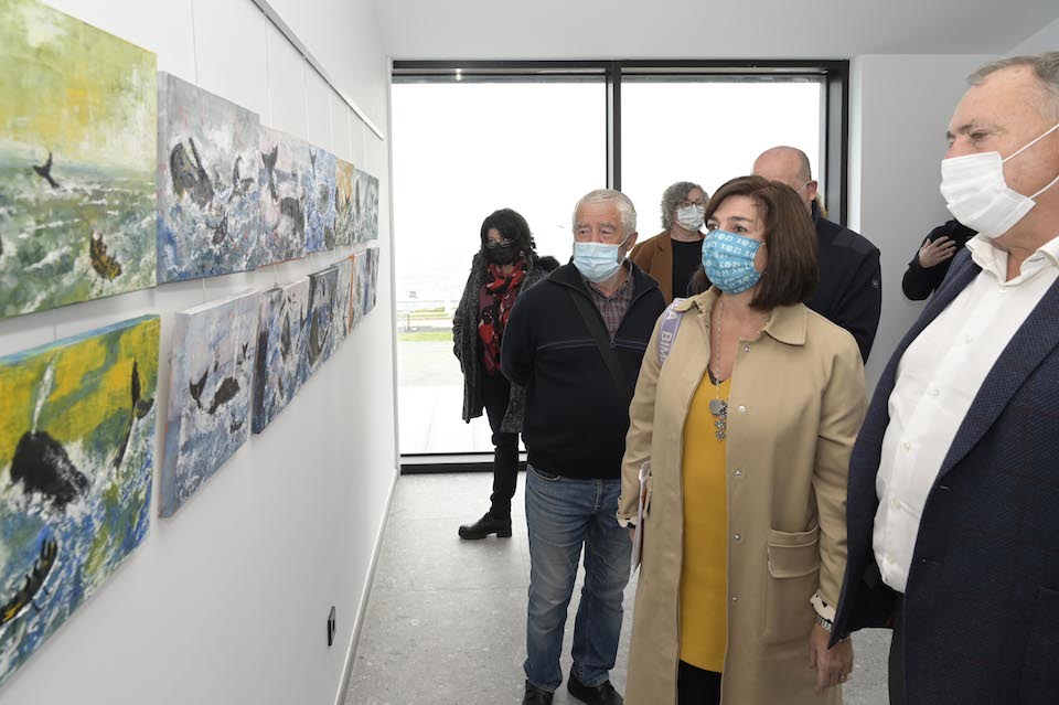 A Coruña
A directora xeral de Desenvolvemento Pesqueiro, Susana Rodríguez, participará no acto inaugural da exposición Leviatán, unha iniciativa impulsada polos grupos de acción local do sector pesqueiro (GALP) na que o artista plástico Ramón Trigo retrata a tradicional presenza das baleas nas costas galegas.
08/11/2021
Foto: Moncho Fuentes / AGN A Coruña










