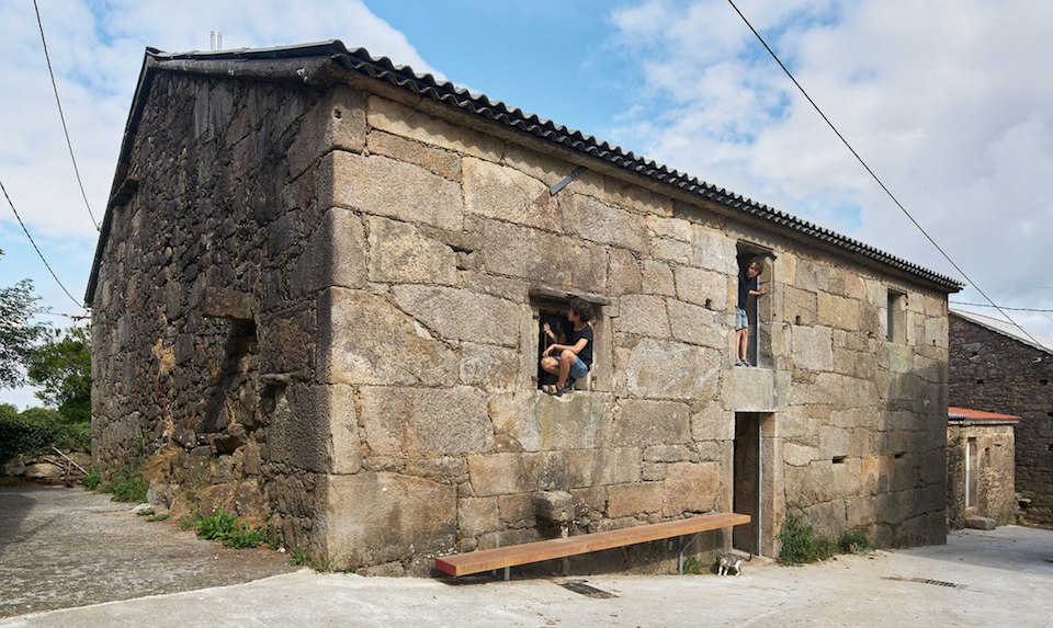 Casa restaurada no Fieiro