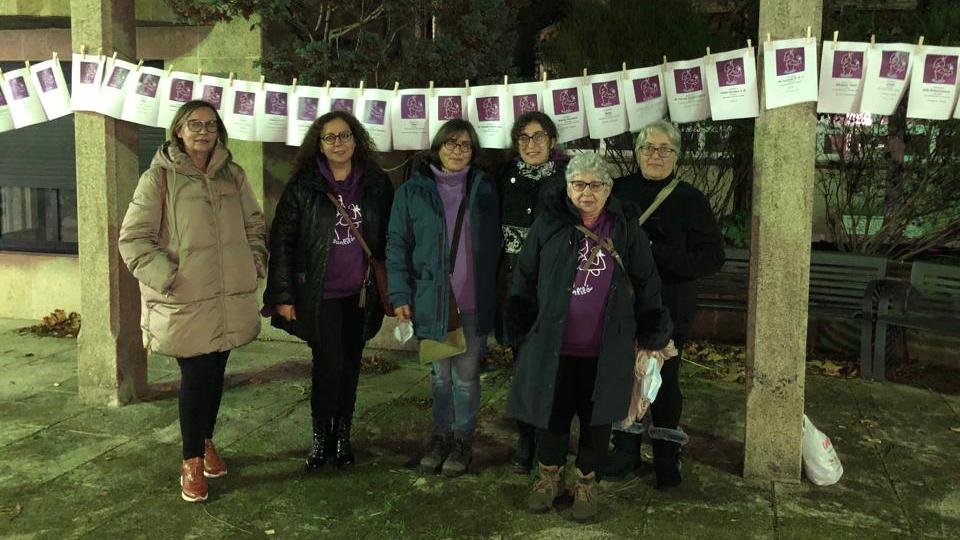 Mulleres de Sonlila polo 25N en Carnota