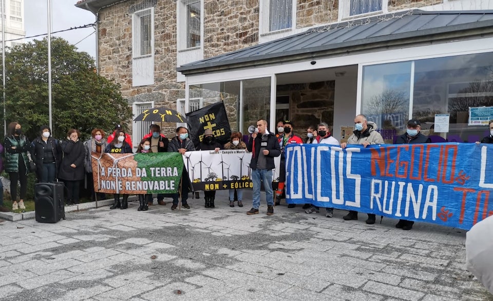 anifestacion eolicos en Santa Comba 4