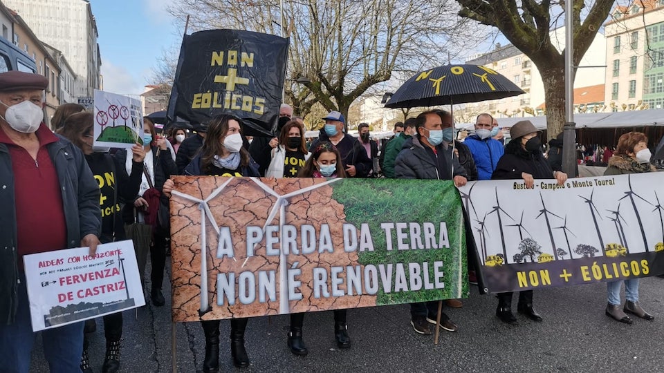 anifestacion eolicos en Santa Comba3