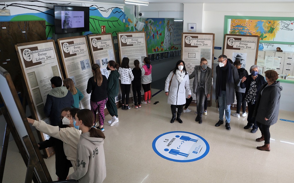 Expo de Labarta Pose no IES de Baio