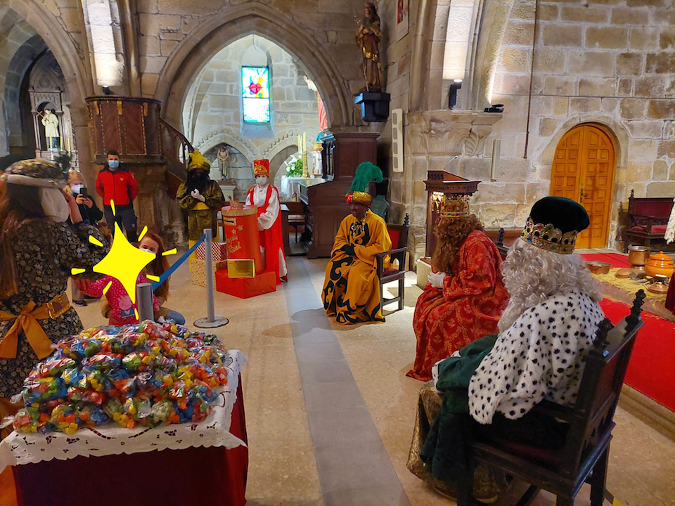 Reis Magos Recibindo aos máis pequenos en Muros