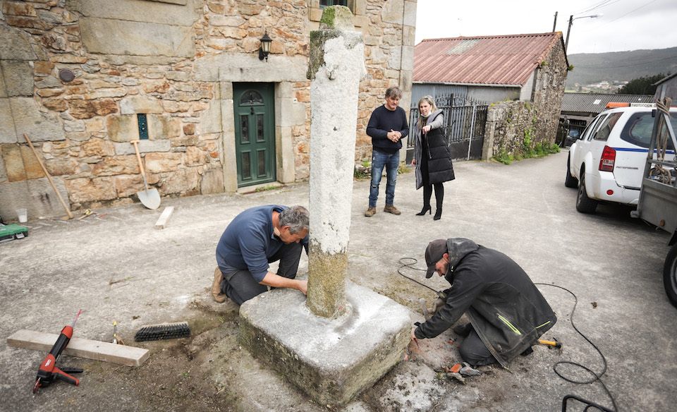 Cruceiro de Tufions e Casas Vellas en Vimianzo 2