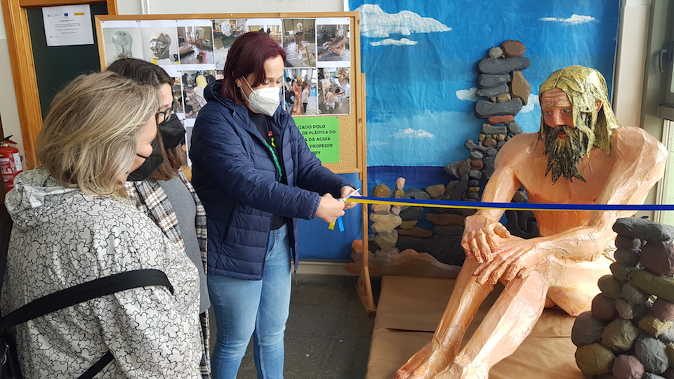 Escultura Man de Camelle IES Ponte do Porto