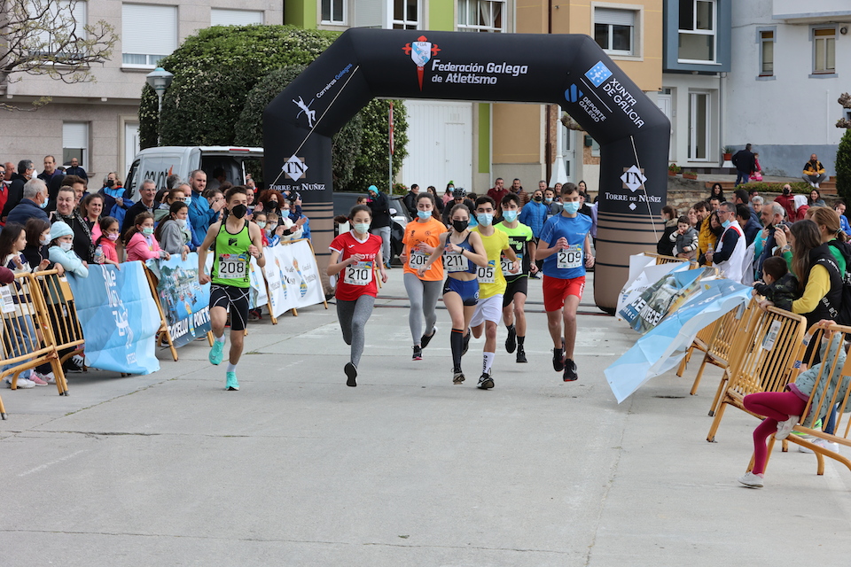 O Concello de Ponteceso celebra o éxito de participación na II carreira popular “Faro Roncudo Corre por Ucraína (4)