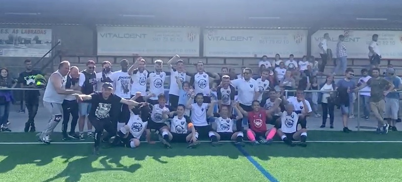 O Oza celebrando a vitoria