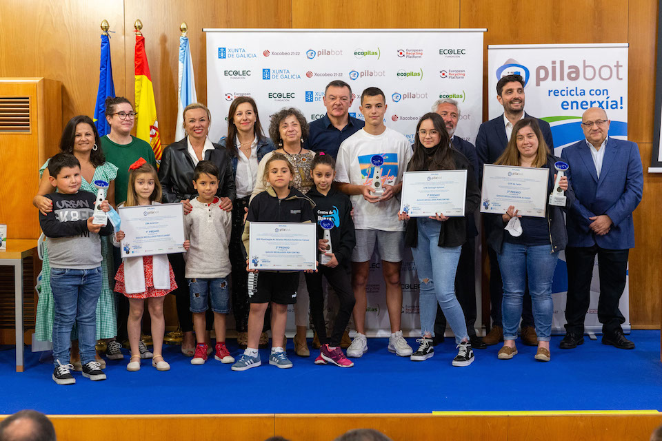 11,30 h.-             A directora xeral de Calidade Ambiental, Sostibilidade e Cambio Climático, Sagrario Pérez, participará na entrega de premios da terceira edición do concurso escolar de reciclaxe de pilas PIlabot. foto xoán crespo