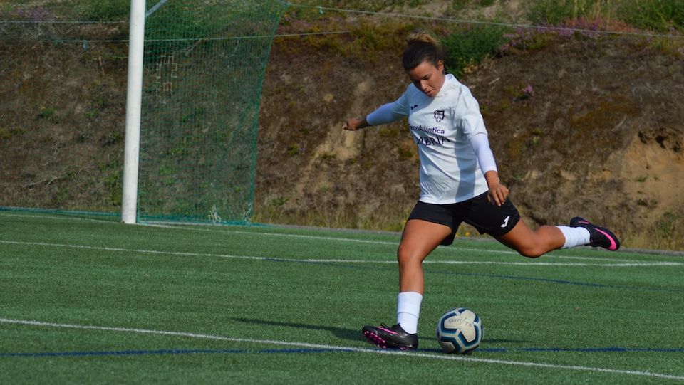 Paula Fandino Capi do Dumbria CF Fem
