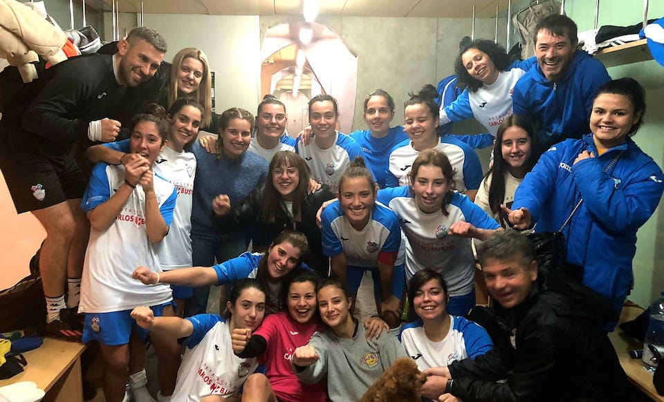 Ponteceso SD feminino celebrando unha nova virtoria