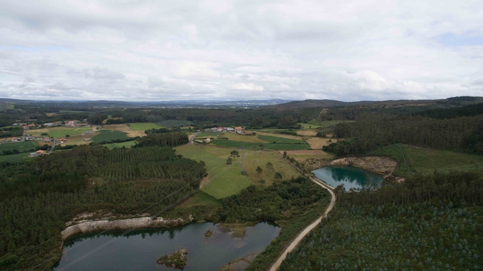 Lagoas das minas de Caolin Bainas aerea 1 2