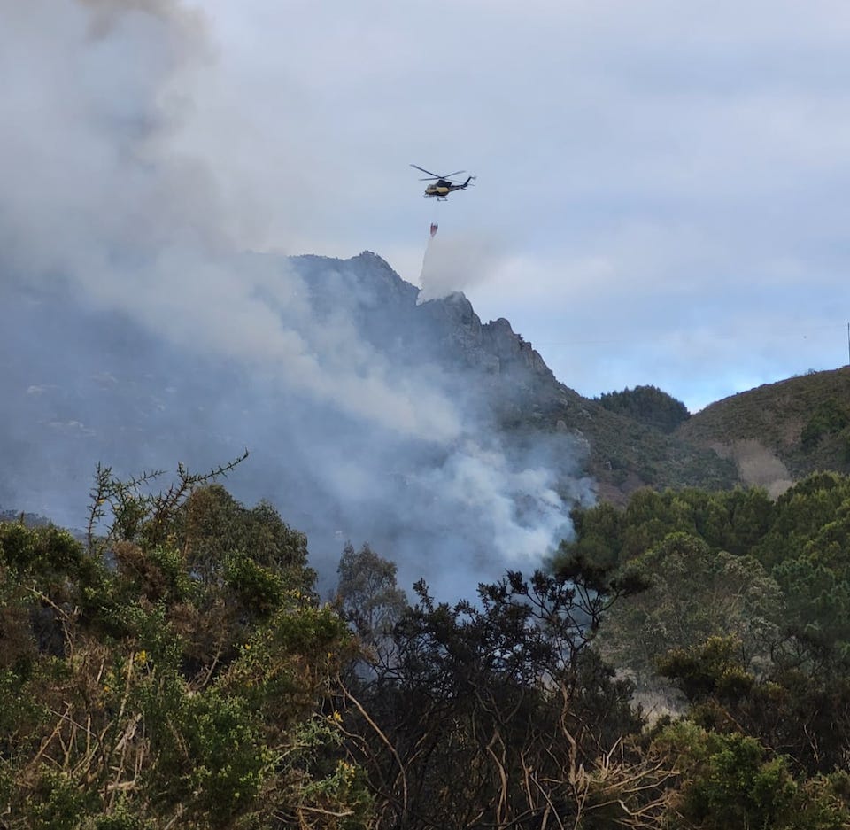 Helicoptero incendio Carnota