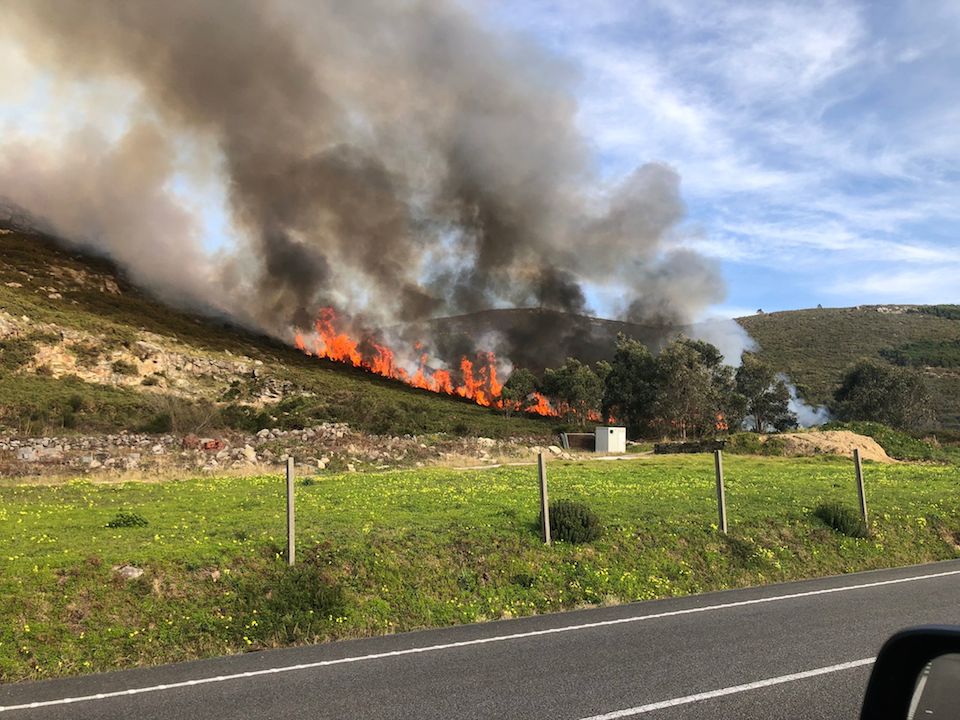 Incendio Larino Carnota-Foto Candamo