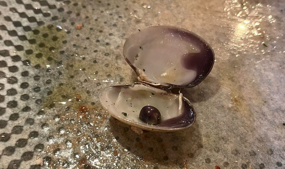 perla nunha ameixa de Casa de Lema