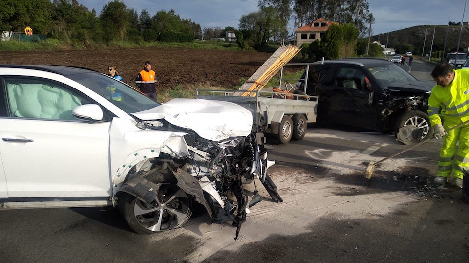 Accidente nas Travesas na AC404