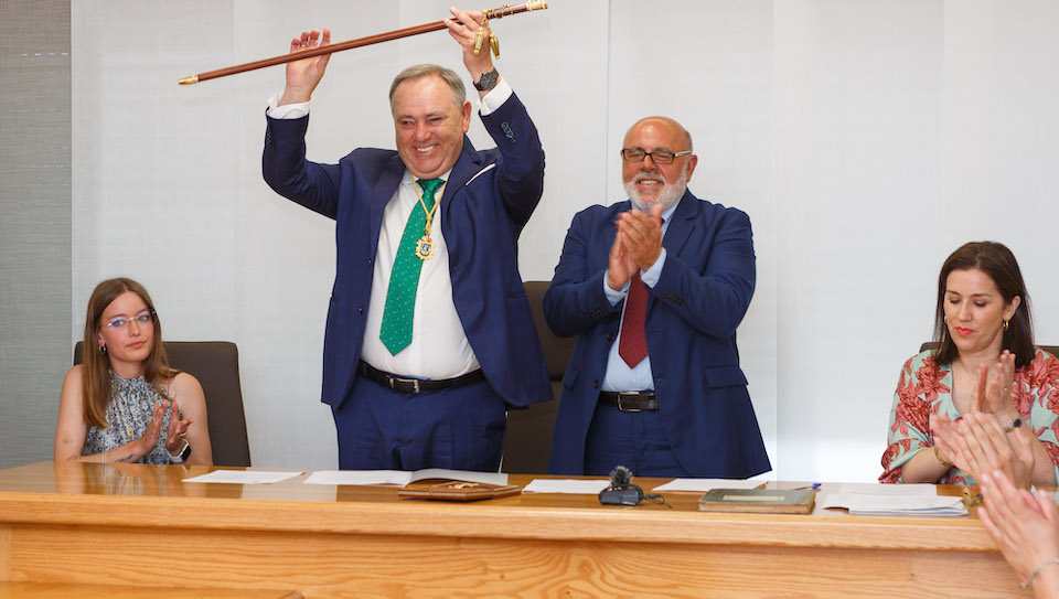 Toma posesión alcalde
